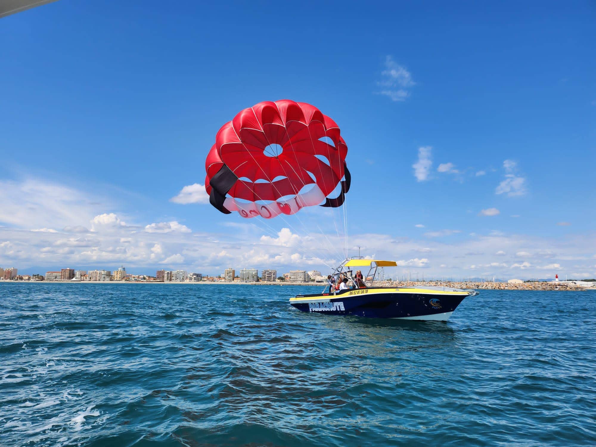 bateau fly 66 parachute